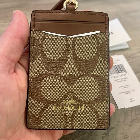Coach Id Lanyard In Signature Canvas Gold/Khaki Saddle - Picture 2 of 4